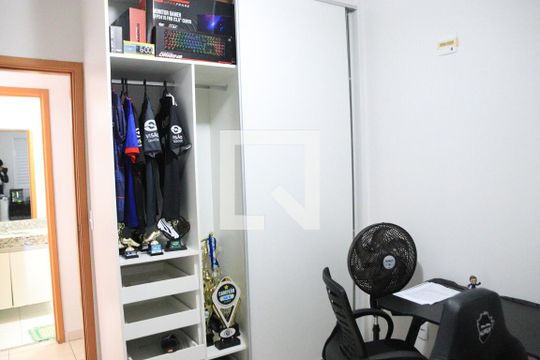 Quarto  de apartamento para alugar com 2 quartos, 68m² em Goiânia 2, Goiânia