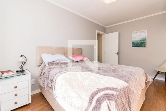 Quarto 1 de apartamento à venda com 2 quartos, 155m² em Medianeira, Porto Alegre
