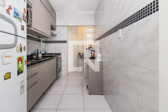 Cozinha de apartamento à venda com 2 quartos, 155m² em Medianeira, Porto Alegre