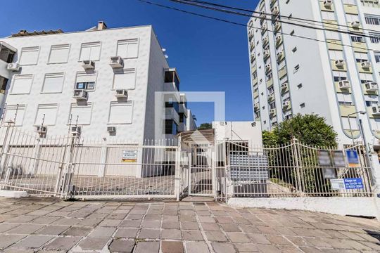 Fachada de apartamento à venda com 2 quartos, 155m² em Medianeira, Porto Alegre
