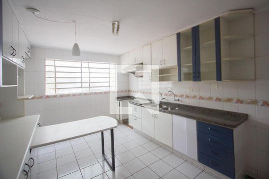 Cozinha de casa à venda com 3 quartos, 260m² em Vila Cordeiro, São Paulo