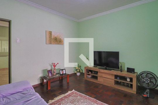 Casa à venda com 4 quartos, 450m² em Sagrada Família, Belo Horizonte