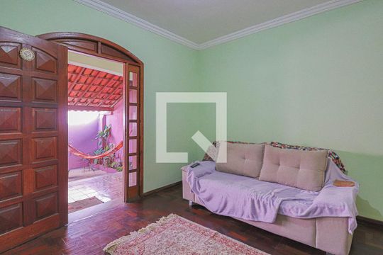 Casa 1 - Sala de casa à venda com 4 quartos, 450m² em Sagrada Família, Belo Horizonte