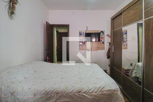 Casa 1 - Quarto 1 de casa à venda com 4 quartos, 450m² em Sagrada Família, Belo Horizonte