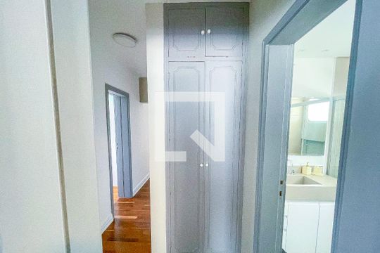 Roupeiro  de apartamento para alugar com 3 quartos, 100m² em Jardim Paulista, São Paulo