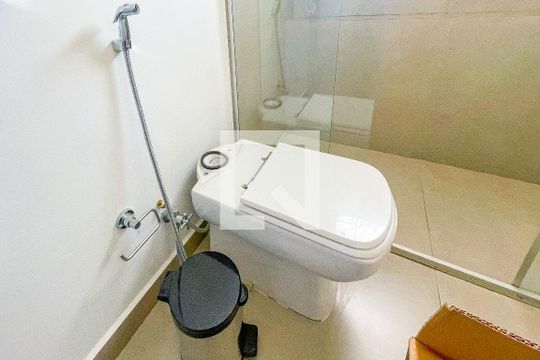 Banheiro da Suíte de apartamento para alugar com 3 quartos, 100m² em Jardim Paulista, São Paulo