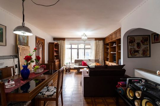 Casa para alugar com 3 quartos, 180m² em Jardim Patente Novo, São Paulo