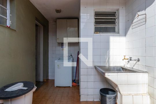 1o. Andar - Área de Serviço de casa para alugar com 3 quartos, 180m² em Jardim Patente Novo, São Paulo