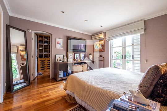 Suíte 1 de casa à venda com 4 quartos, 780m² em Alto de Pinheiros, São Paulo