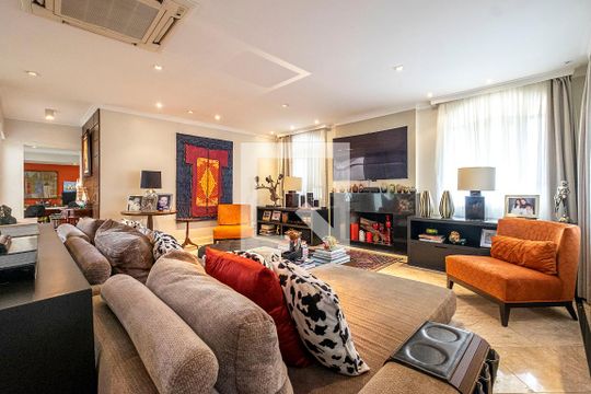Sala de casa à venda com 4 quartos, 780m² em Alto de Pinheiros, São Paulo
