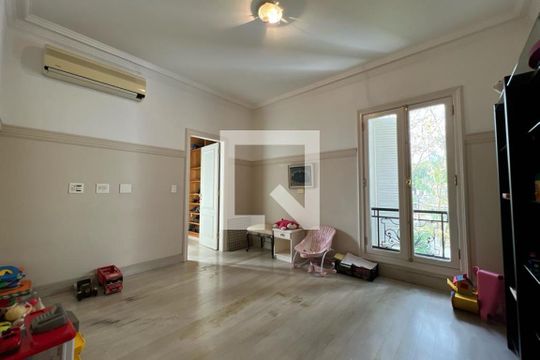 Suíte 1 de casa à venda com 4 quartos, 500m² em Jardim Guedala, São Paulo
