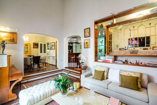 Apartamento para alugar com 4 quartos, 220m² em Moema, São Paulo