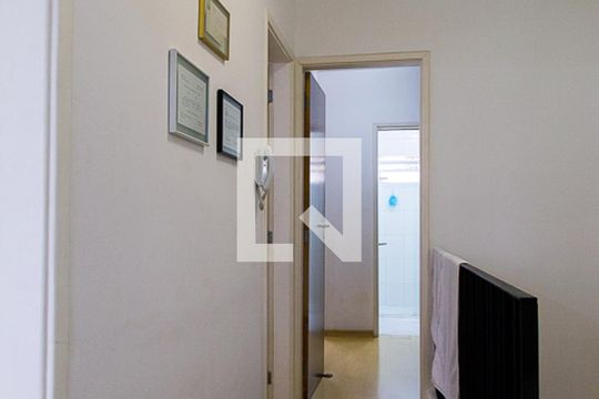 Corredor de casa à venda com 4 quartos, 255m² em Parque Jabaquara, São Paulo