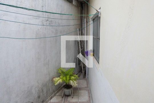 Área Externa de casa à venda com 2 quartos, 170m² em Jardim São Francisco (zona Leste), São Paulo