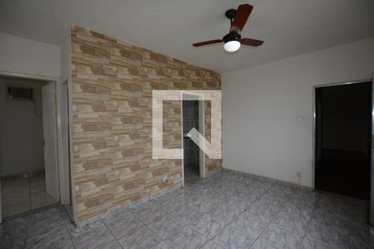 Sala de apartamento para alugar com 2 quartos, 48m² em Madureira, Rio de Janeiro