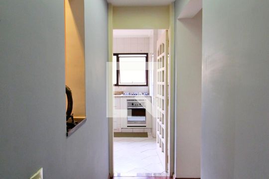 Corredor de apartamento à venda com 3 quartos, 140m² em Campestre, Santo André