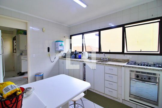 Cozinha de apartamento à venda com 3 quartos, 140m² em Campestre, Santo André