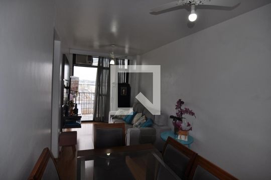 Sala de apartamento para alugar com 3 quartos, 64m² em Barra da Tijuca, Rio de Janeiro