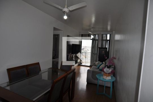Sala de apartamento para alugar com 3 quartos, 64m² em Barra da Tijuca, Rio de Janeiro
