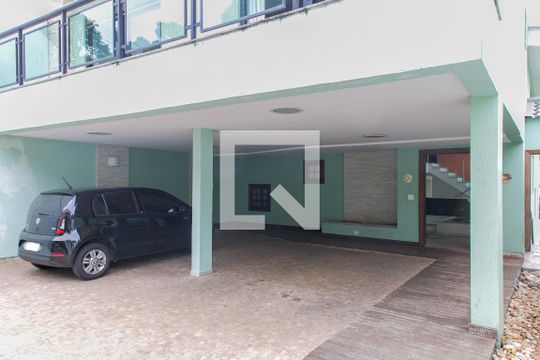 Garagem de casa para alugar com 4 quartos, 600m² em Horto Florestal, São Paulo