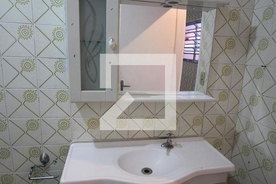 Banheiro de casa para alugar com 1 quarto, 49m² em Jardim Ipanema (zona Sul), São Paulo