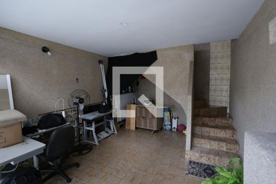 Garagem de casa à venda com 2 quartos, 130m² em Jardim Maringá, São Paulo