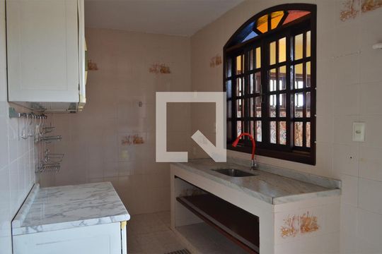 Cozinha de casa de condomínio à venda com 5 quartos, 170m² em Taquara, Rio de Janeiro