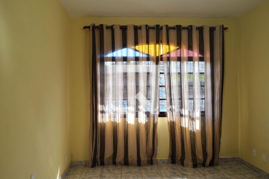 Sala de casa de condomínio à venda com 5 quartos, 170m² em Taquara, Rio de Janeiro