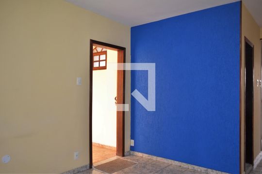Sala de casa de condomínio à venda com 5 quartos, 170m² em Taquara, Rio de Janeiro