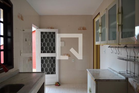 Cozinha de casa de condomínio à venda com 5 quartos, 170m² em Taquara, Rio de Janeiro