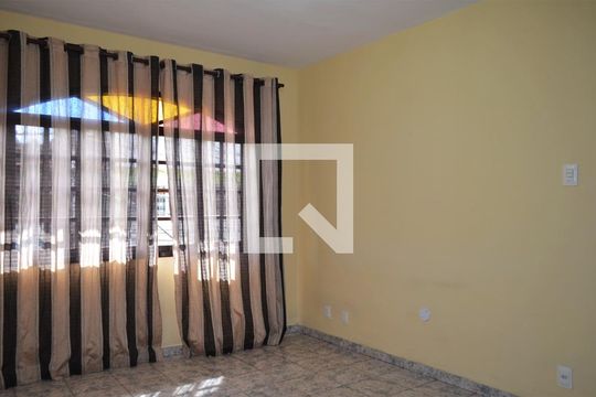 Sala de casa de condomínio à venda com 5 quartos, 170m² em Taquara, Rio de Janeiro