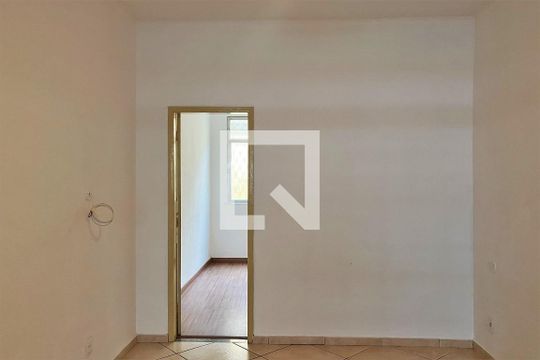 Sala de casa de condomínio à venda com 2 quartos, 85m² em Taquara, Rio de Janeiro