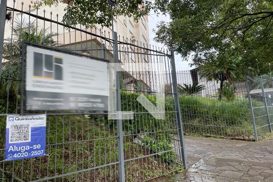 Fachada de kitnet/studio para alugar com 1 quarto, 40m² em Medianeira, Porto Alegre