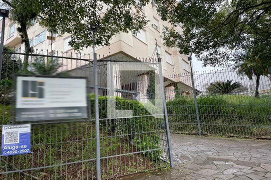 Fachada de kitnet/studio para alugar com 1 quarto, 40m² em Medianeira, Porto Alegre