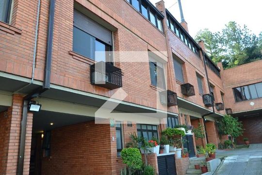 Fachada da Casa de casa de condomínio à venda com 3 quartos, 363m² em Cristal, Porto Alegre