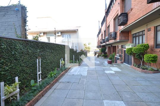 Área comum de casa de condomínio à venda com 3 quartos, 363m² em Cristal, Porto Alegre