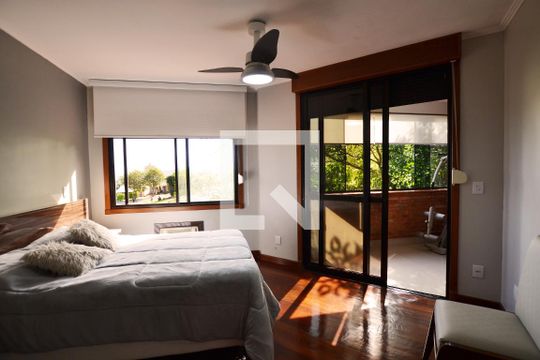 Suíte de casa de condomínio à venda com 3 quartos, 363m² em Cristal, Porto Alegre