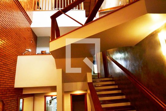 Esacada de casa de condomínio à venda com 3 quartos, 363m² em Cristal, Porto Alegre