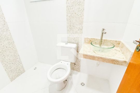 Banheiro de apartamento à venda com 2 quartos, 60m² em Utinga, Santo André