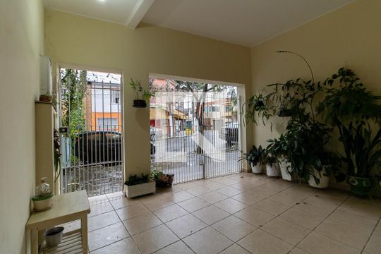 Garagem de casa à venda com 3 quartos, 200m² em Cambuci, São Paulo