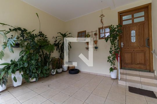 Garagem de casa à venda com 3 quartos, 200m² em Cambuci, São Paulo