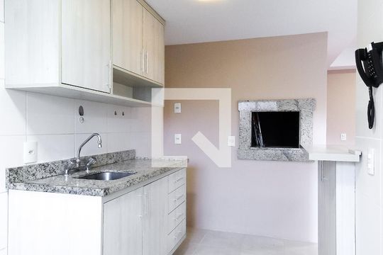 Cozinha de apartamento para alugar com 3 quartos, 87m² em Jardim Lindóia, Porto Alegre