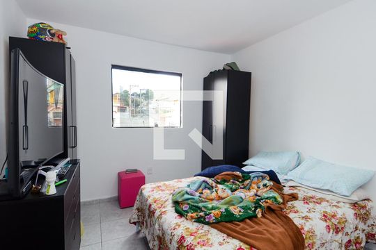 Suíte de casa à venda com 3 quartos, 250m² em Jardim Dourado, Guarulhos