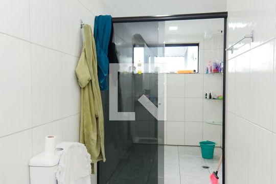 Banheiro da Suíte de casa à venda com 3 quartos, 250m² em Jardim Dourado, Guarulhos