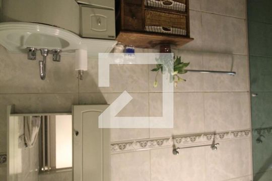 Banheiro de casa à venda com 7 quartos, 350m² em Niterói, Canoas