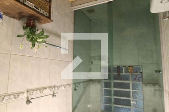 Banheiro de casa à venda com 7 quartos, 350m² em Niterói, Canoas