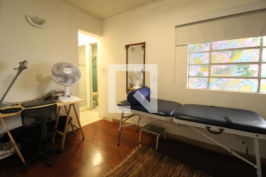 Quarto de Serviço de casa à venda com 7 quartos, 350m² em Niterói, Canoas