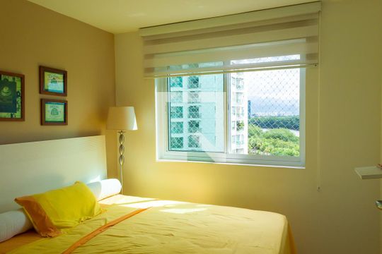 Quarto 3 de apartamento para alugar com 3 quartos, 127m² em Barra da Tijuca, Rio de Janeiro