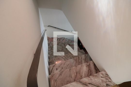 Escada de casa à venda com 3 quartos, 200m² em Parque São Jorge, São Paulo
