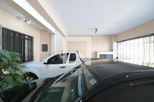 Garagem de casa à venda com 3 quartos, 200m² em Parque São Jorge, São Paulo